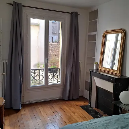 Pretty Cocoon In Montmartre * Παρίσι